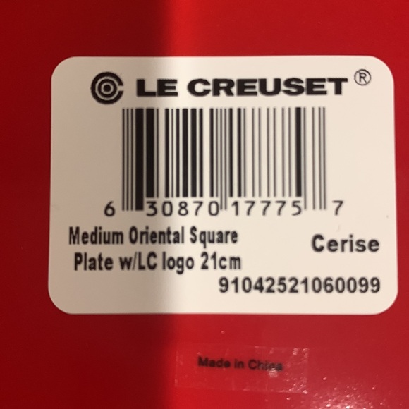 NWT Set of 2 Le Creuset Medium Oriental Square Plate w LC logo 21cm (Cerise) - Picture 10 of 14